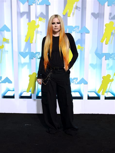 avril lavigne versace 2022|Avril Lavigne and Khalid wore Versace to the 2022 MTV VMA .